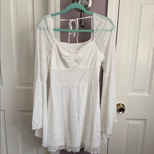 Elegant White Long Sleeve Dress